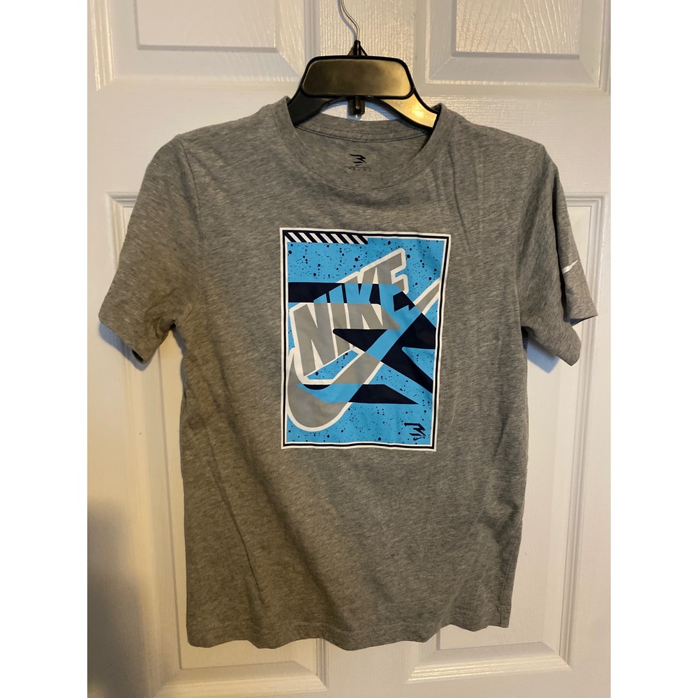 Nike 3 Brand Russell Wilson Boys Grey Graphic T-Shirt Large L 12-13 Yrs
